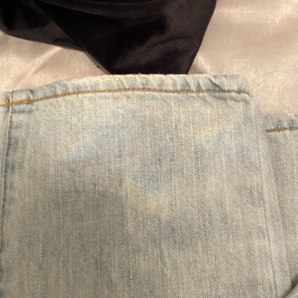 ❤️ Light Blue Distressed Jeans - Picture 4 of 10
